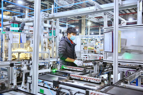 罩樣迎春來 長沙經(jīng)開區(qū)人的抗疫復(fù)工第一線